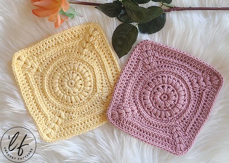 Crochet Washcloth Pattern shown in 2 colors, laying next to each other