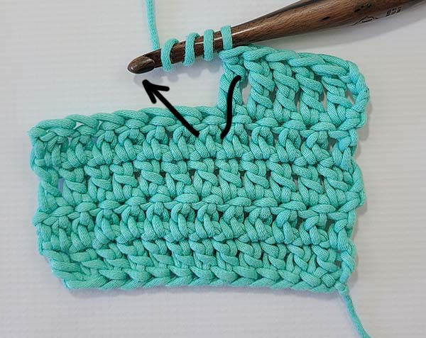 This image shows the steps as referenced in the text for a US Front Post Double Treble Crochet.