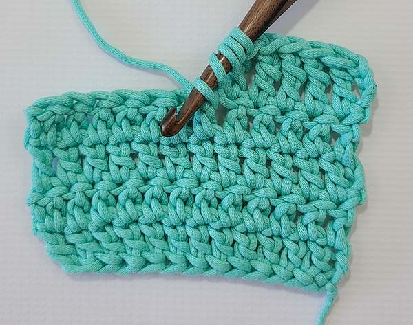 This image shows the steps as referenced in the text for a US Front Post Double Treble Crochet.